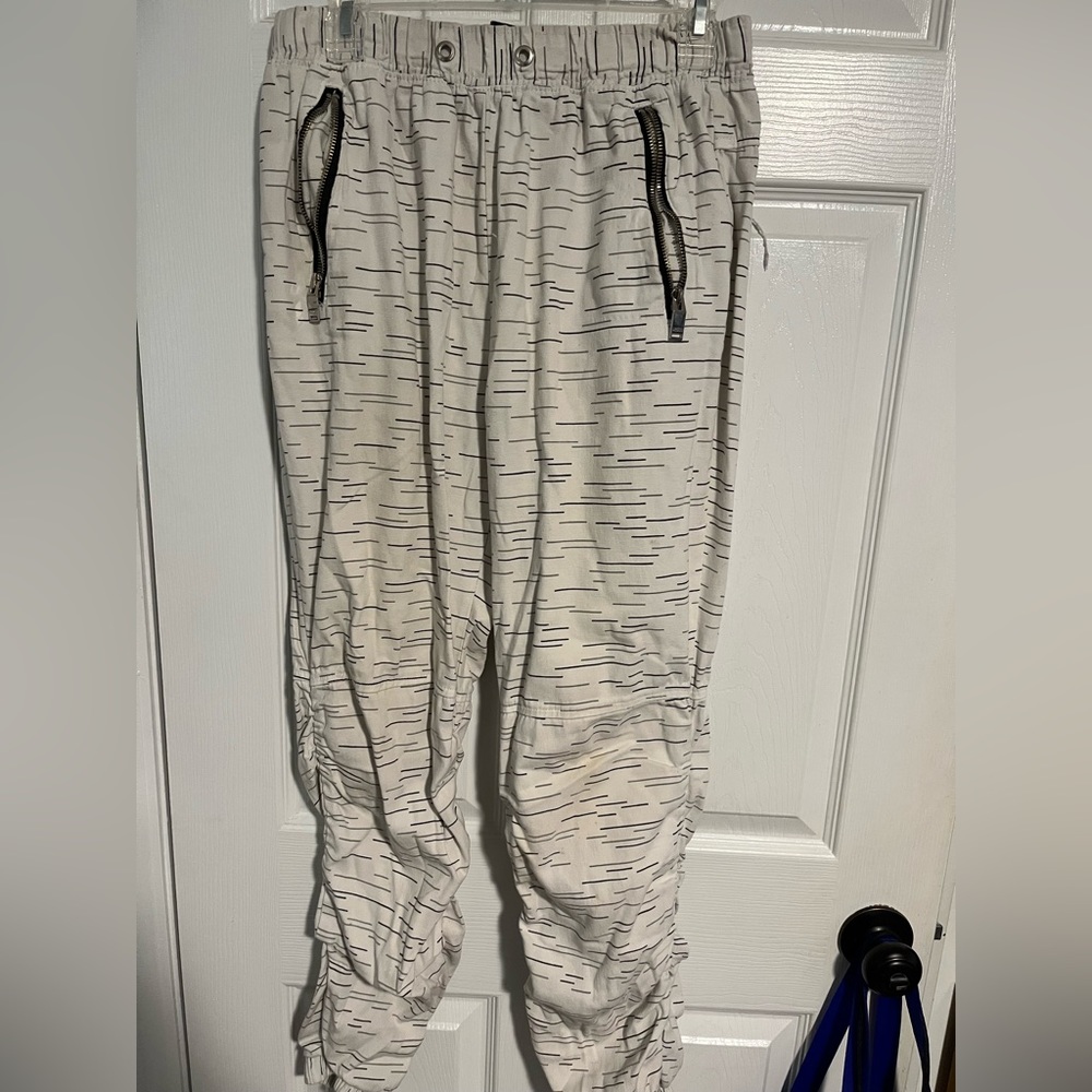 USED - Men’s Switch White Joggers